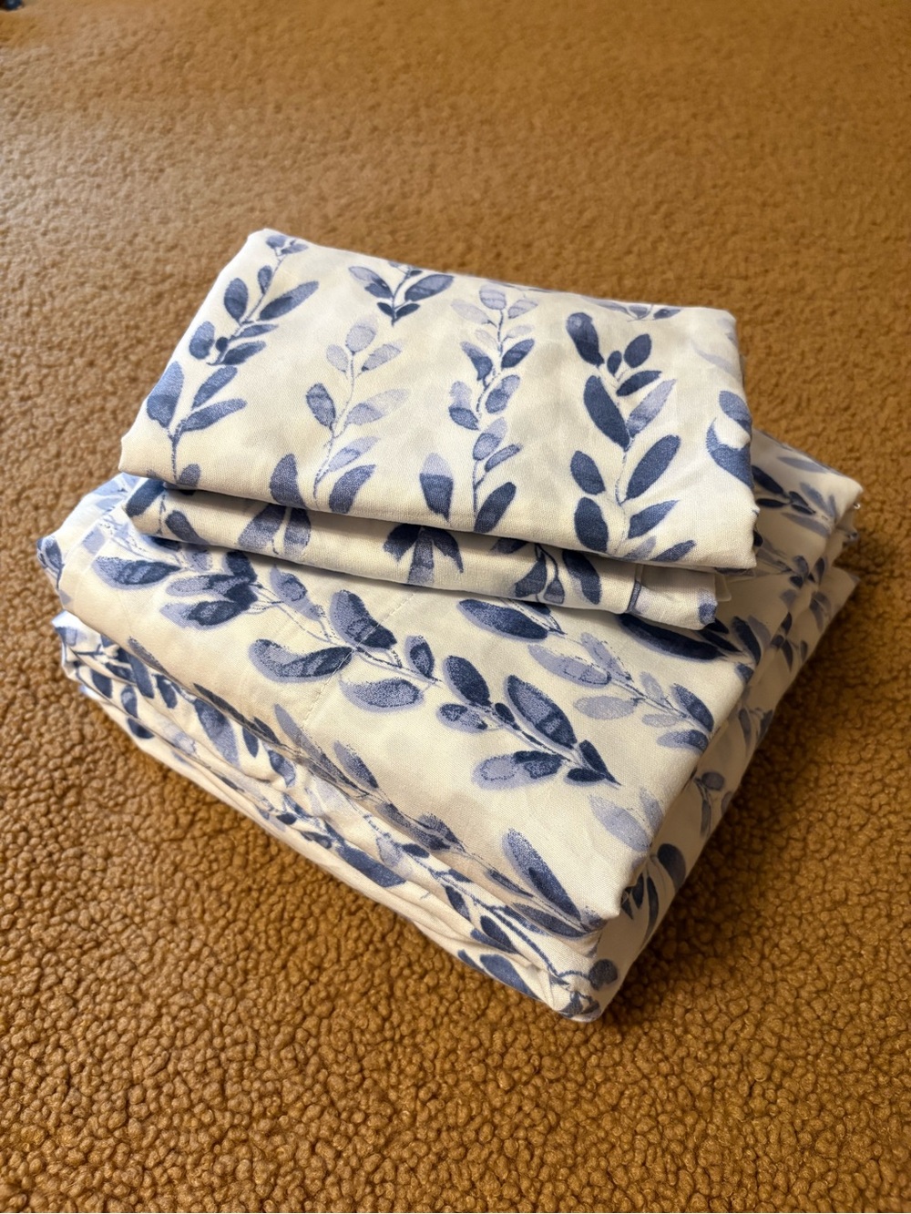 Blue Leaf Print Microfiber Full-size Bedding Set - (4 piece deep pocket)